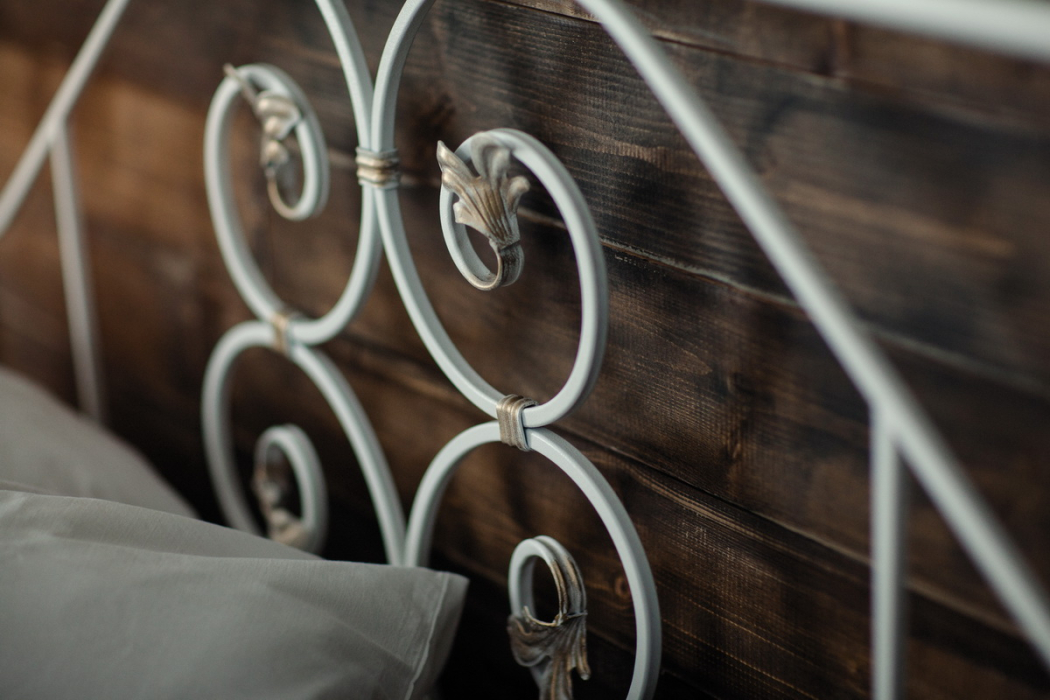 Кованые кровати, Кованая кровать Камелия 1.8 с одной спинкой